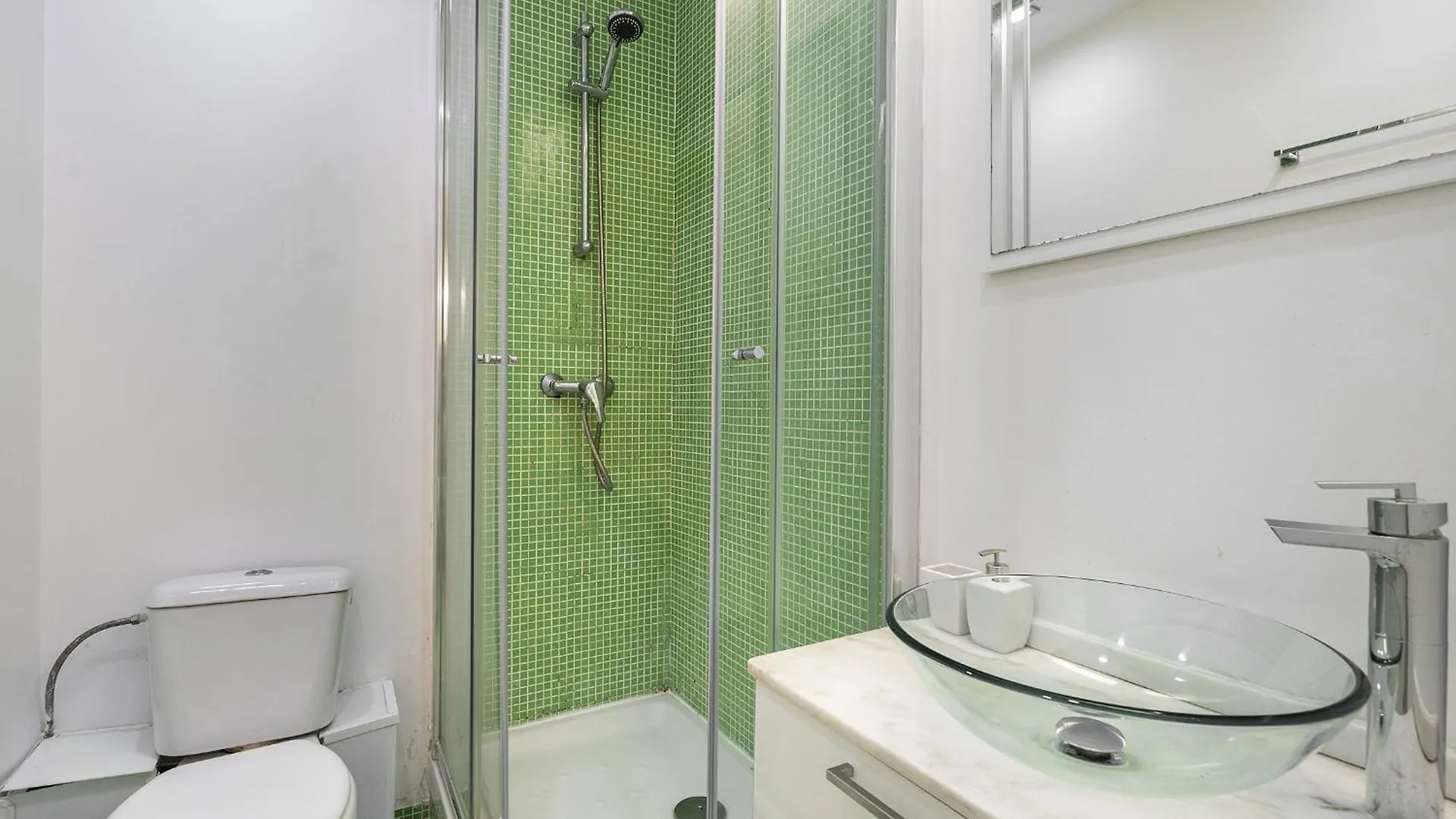 Whome Central City Serenity: Entrecampos Terrace Haven Lisboa