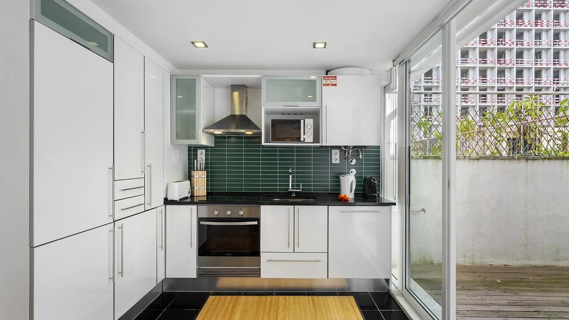 Whome Central City Serenity: Entrecampos Terrace Haven Lisboa 0*,